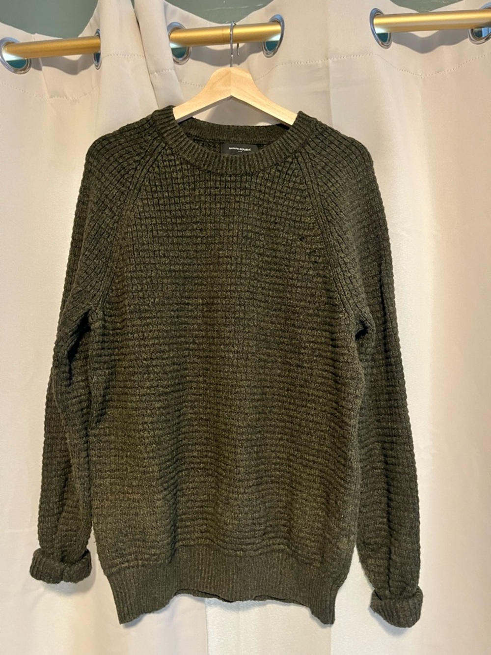 Banana Republic Men's Olive Green Crewneck Knit Sweater
